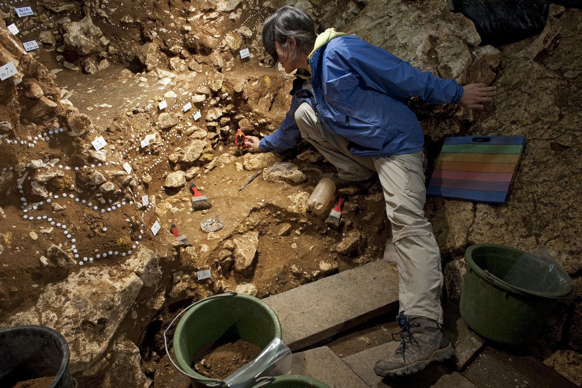 Keiko Kitagawa during the excavation in the Lone Valley in southern Germany. Copyright: Landesamt für Denkmalpflege Baden-Württemberg